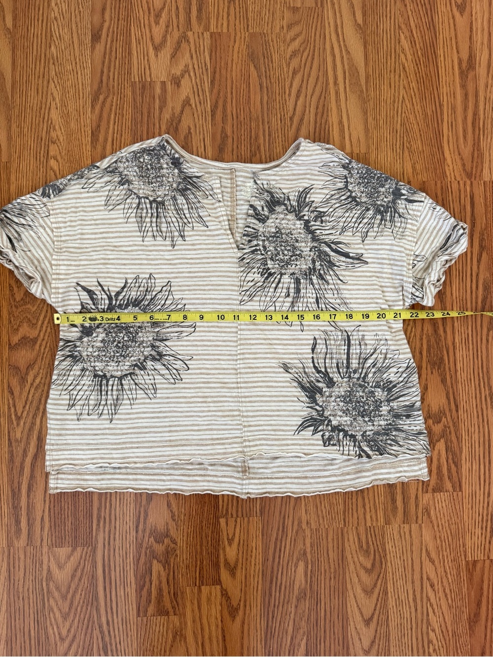 Pilcro Split-Neck Tee Cream Striped Sunflower Short Sleeve,SizeSmall,100% cotton - Picture 7 of 8